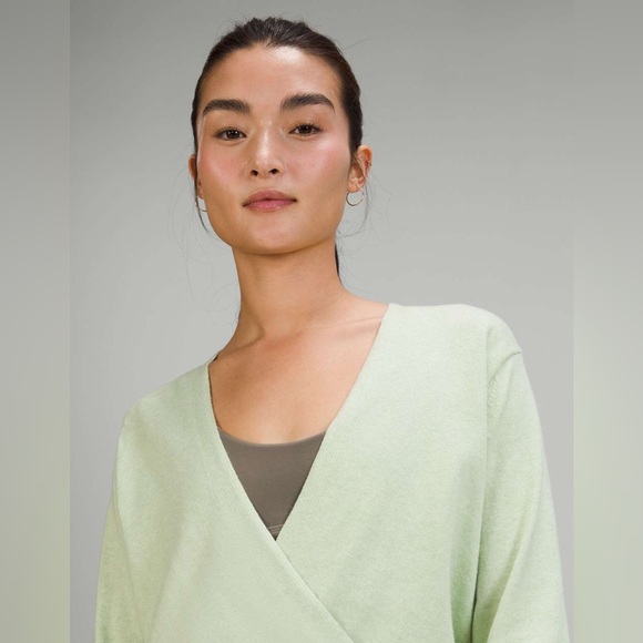 Lululemon Crossover Ribbed Waist
Sweater in Heathered Creamy Mint - Picture 3 of 12